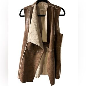 Knox rose faux leather Boho Western style open front vest EUC Sz M
